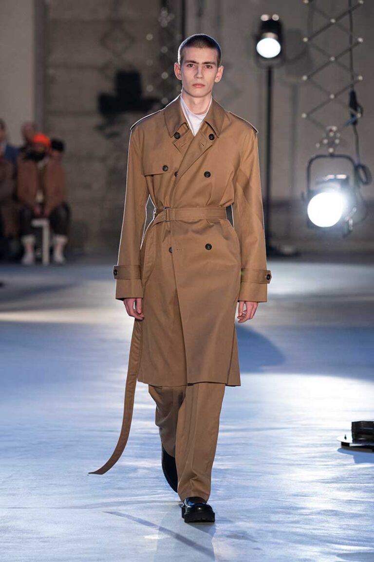 Tendenze moda uomo autunno inverno 2020 2021. Il cammello rivisitato in