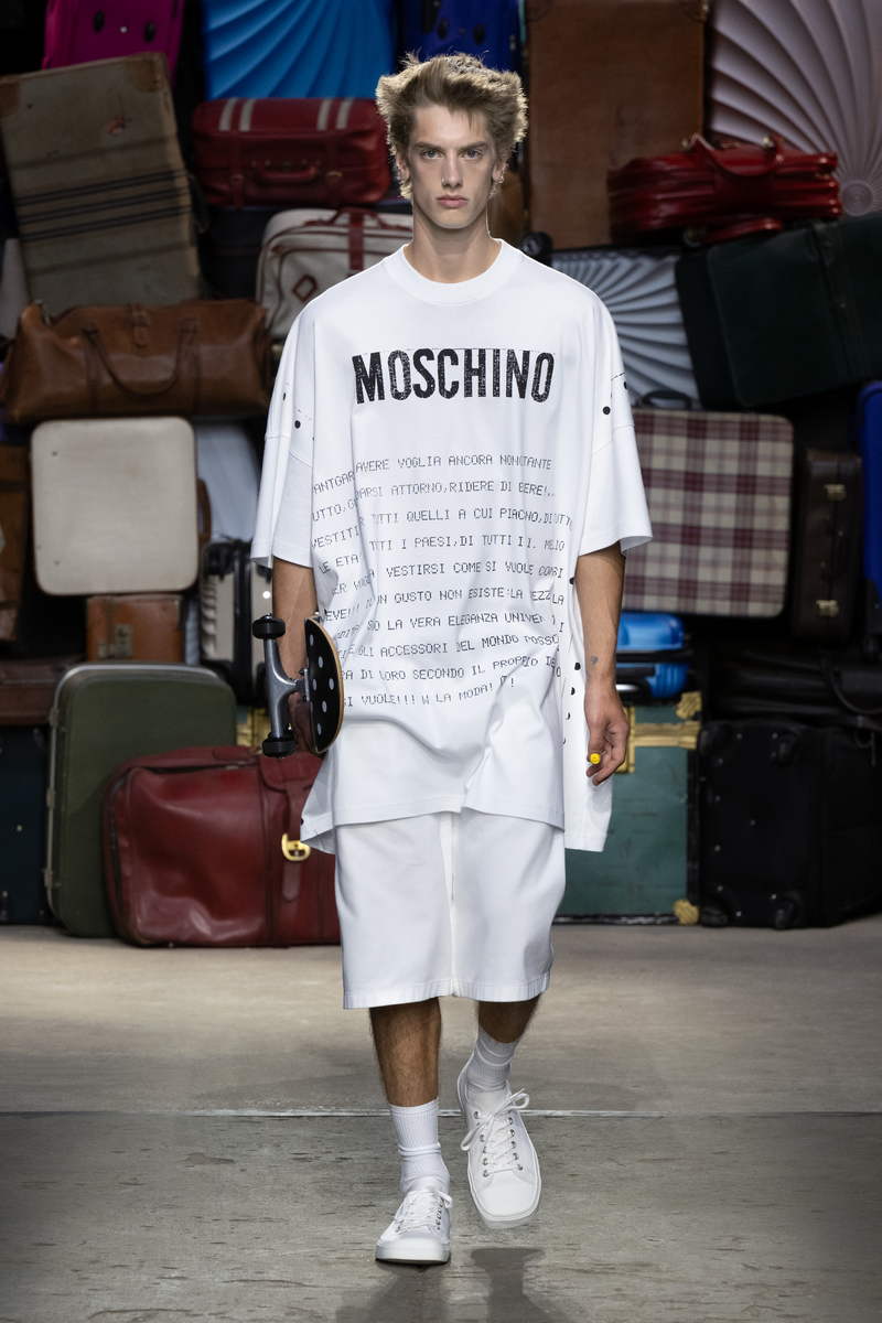 Moschino sfilata collezione uomo estate 2025 - Photo courtesy of Moschino