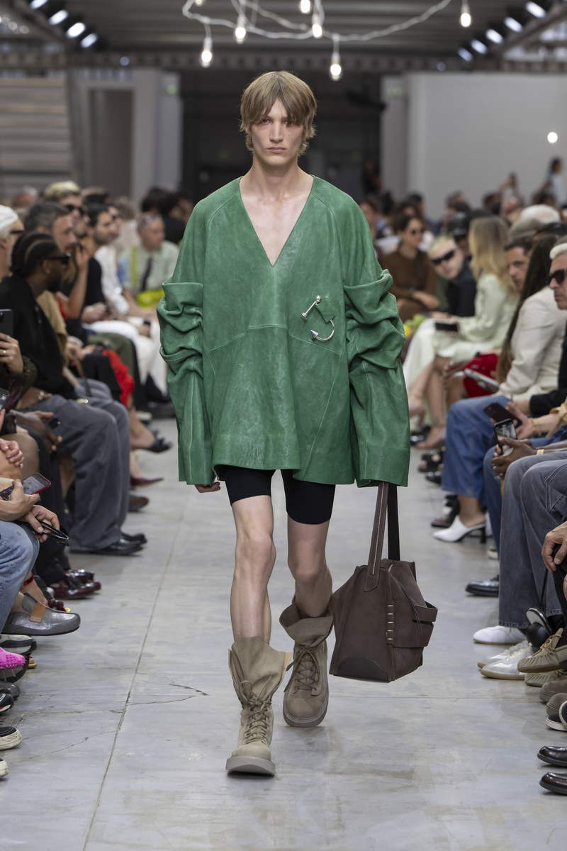 JW Anderson collezione uomo primavera estate 2025 - photo courtesy of JW Anderson