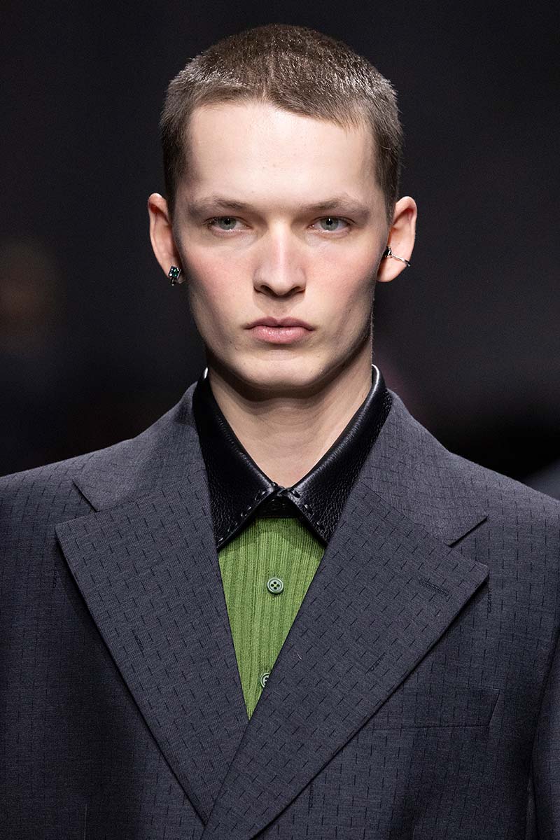 Le acconciature e lunghezze di capelli da uomo che vedremo nell'autunno 2024 - Photo courtesy of FENDI