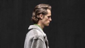 Le acconciature e lunghezze di capelli da uomo che vedremo nell'autunno 2024 - Photo courtesy of FENDI