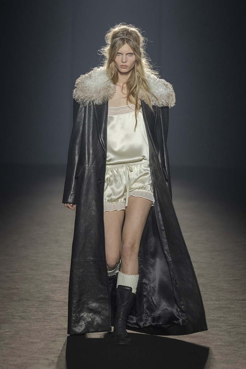 Ann Demeulemeester autunno inverno 2024 2025 - Photo courtesy of Ann Demeulemeester