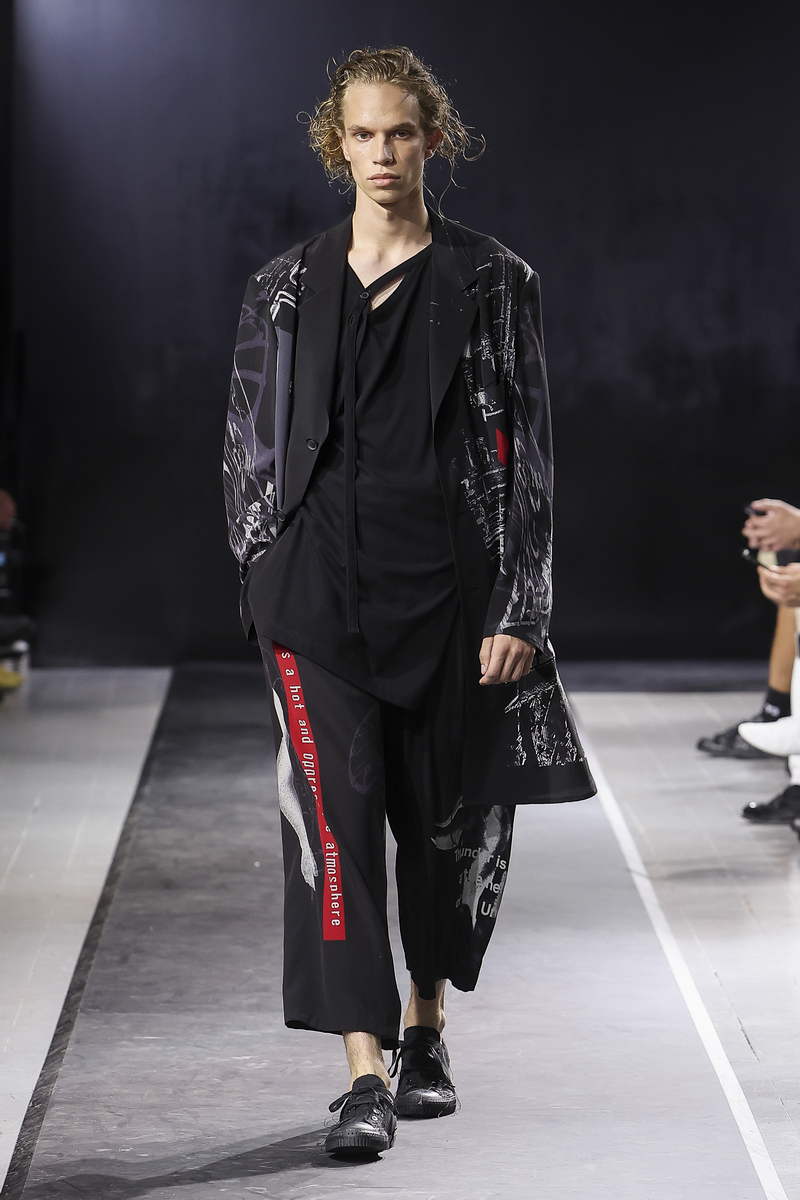 Yohji Yamamoto primavera estate 2025 - Photo courtesy of Yohji Yamamoto