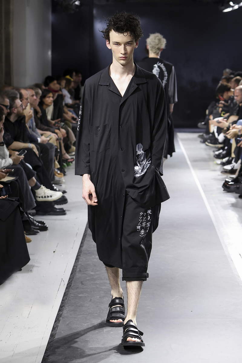 Yohji Yamamoto primavera estate 2025 - Photo courtesy of Yohji Yamamoto