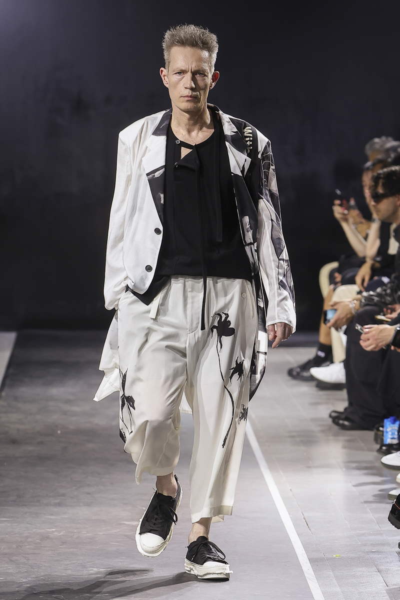 Yohji Yamamoto primavera estate 2025 - Photo courtesy of Yohji Yamamoto