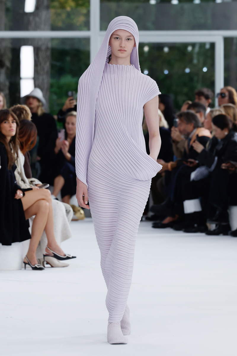 Issey Miyake collezione primavera estate 2025 - Photo courtesy of Issey Miyake